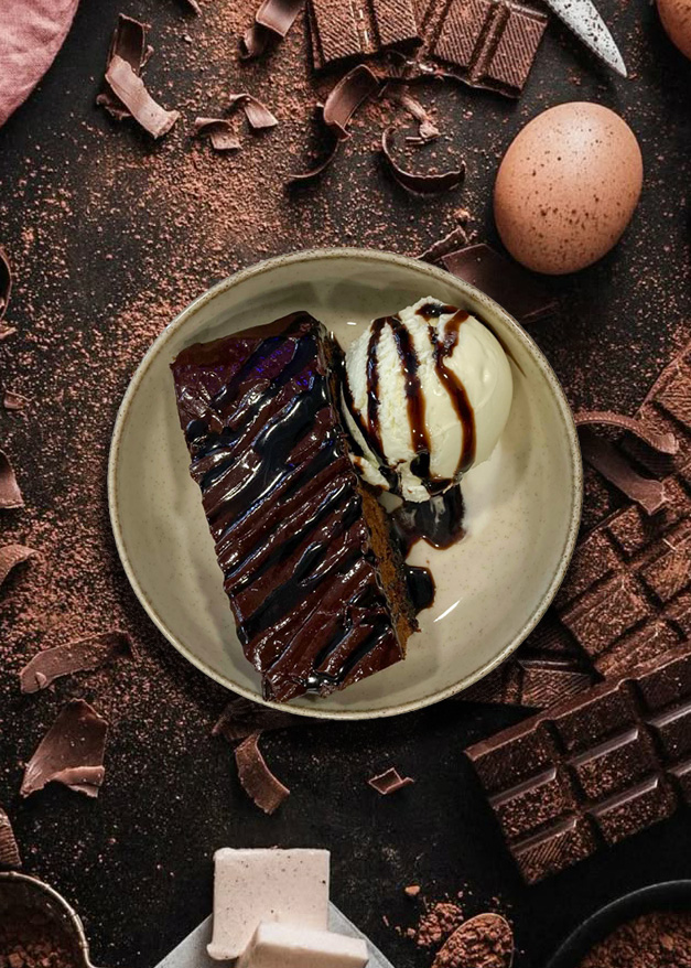 chocolate pie with ice cream, Ταβέρνα Αντρέας Αγία Τριάδα Ρέθυμνο, Παραδοσιακή ταβέρνα & κρητική κουζίνα, Κρητικό Φαγητό, Τοπική κουζίνα, Andreas Tavern – Agia Triada Rethymno, Traditional tavern & Cretan cuisine in Rethymno, Andreas Tavern – Traditionelle Taverne & kretische Küche in Rethymno, Taverne Andreas – Taverne traditionnelle et cuisine crétoise à Réthymnon