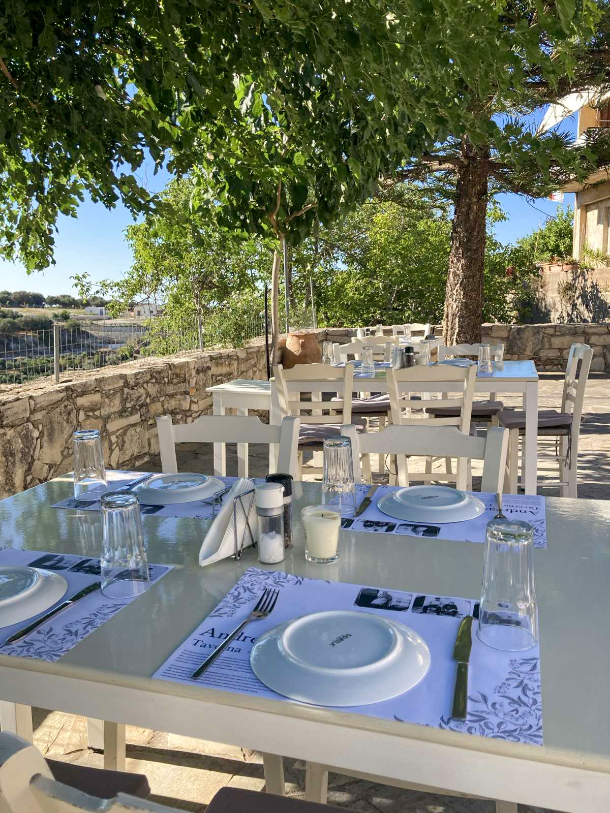 Taverna Andreas External Place, Ταβέρνα Ανδρέας Εξωτερικός Χώρος, Ταβέρνα Αντρέας Αγία Τριάδα Ρέθυμνο, Παραδοσιακή ταβέρνα & κρητική κουζίνα στο Ρέθυμνο, Andreas Tavern – Agia Triada Rethymno, Traditional tavern & Cretan cuisine in Rethymno, Andreas Tavern – Traditionelle Taverne & kretische Küche in Rethymno, Taverne Andreas – Taverne traditionnelle et cuisine crétoise à Réthymnon, Κρητικό Φαγητό, Τοπική κουζίνα