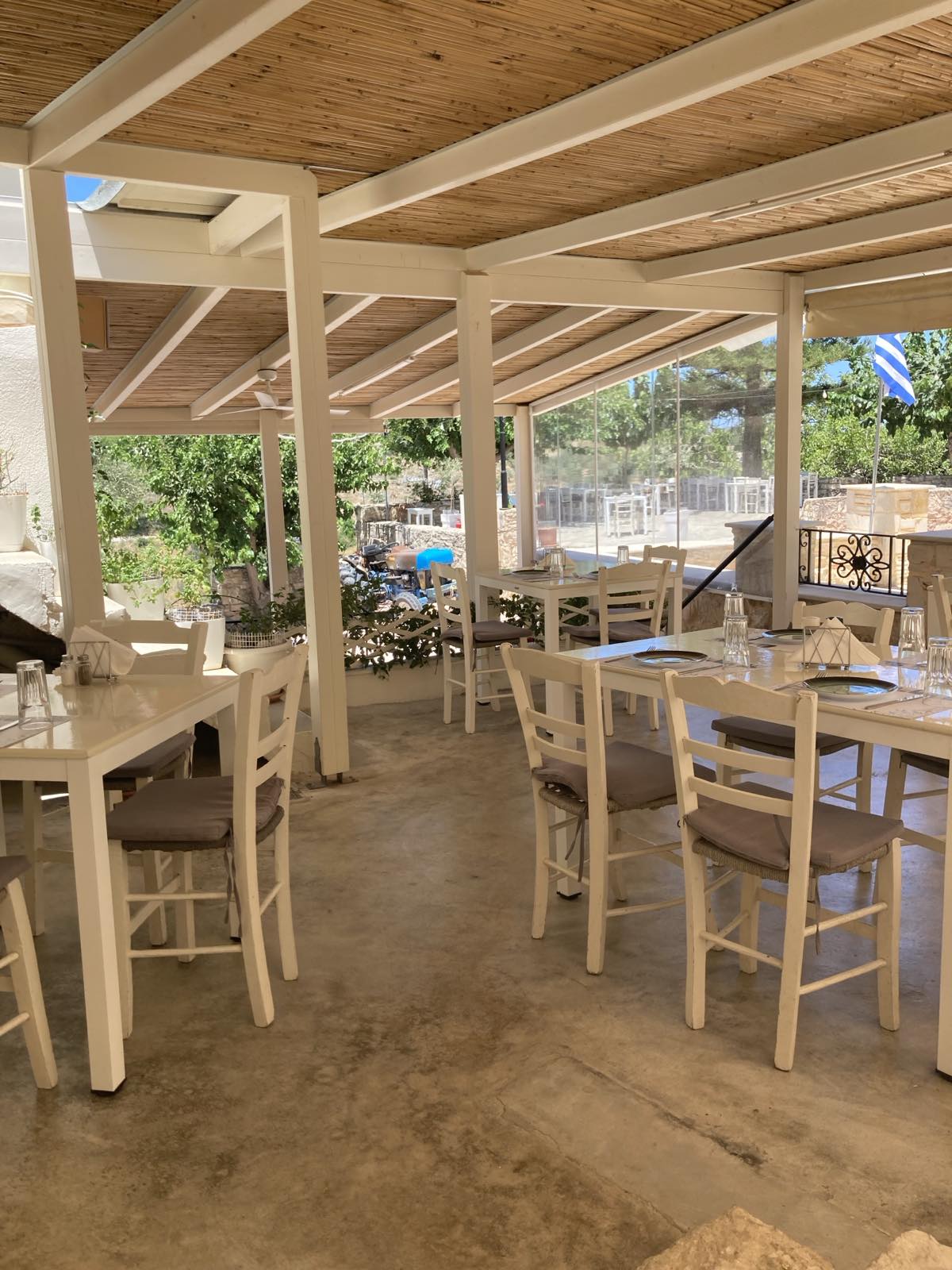 Taverna Andreas External Place 5, Ταβέρνα Ανδρέας Εξωτερικός Χώρος, Ταβέρνα Αντρέας Αγία Τριάδα Ρέθυμνο, Παραδοσιακή ταβέρνα & κρητική κουζίνα στο Ρέθυμνο, Andreas Tavern – Agia Triada Rethymno, Traditional tavern & Cretan cuisine in Rethymno, Andreas Tavern – Traditionelle Taverne & kretische Küche in Rethymno, Taverne Andreas – Taverne traditionnelle et cuisine crétoise à Réthymnon, Κρητικό Φαγητό, Τοπική κουζίνα